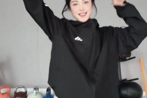卓識(shí)在健身房跳舞，長(zhǎng)這么好看進(jìn)娛樂(lè)圈還來(lái)得及