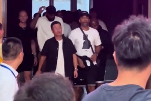 詹姆斯中國行，與粉絲互動用中文說“你好” ！