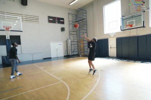 貝弗利：庫里的投籃水平?jīng)]人能接近，你隨便去問任何一名NBA球員
