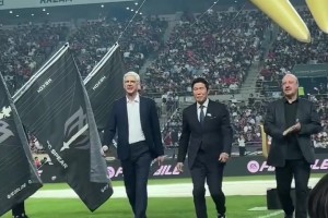 車范根和溫格、貝尼特斯出席韓國傳奇賽，還有多少人記得這位傳奇