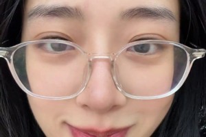 不看大花臂，李添榮未婚妻的顏值真不低