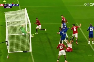 曼聯(lián)2-0領(lǐng)先切爾西！盧克-肖頭球擺渡，卡塞米羅頭球破門