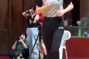 又美又颯！看完之后我再也不噴CBA裁判啦
