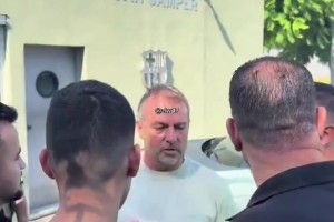 當(dāng)面批評(píng)教育！巴薩球迷不尊重安保人員激怒了弗里克