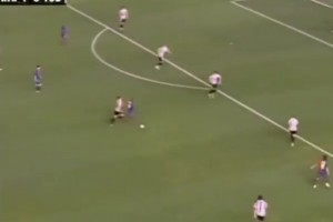 當(dāng)巴薩在國(guó)王杯 0-1落后時(shí)，亞亞圖雷選擇了這樣做