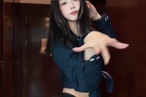@林葳？卓識(shí)身穿短裙黑絲尬舞：敢跟別的女人說話我就扇死你~