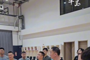 青島男籃趙嘉義參加微博頒獎(jiǎng)，回家后被主教練各種“盤問”！