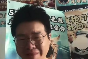 眼淚白流了詹蜜博主以為詹姆斯要退役，在直播中痛哭流涕！